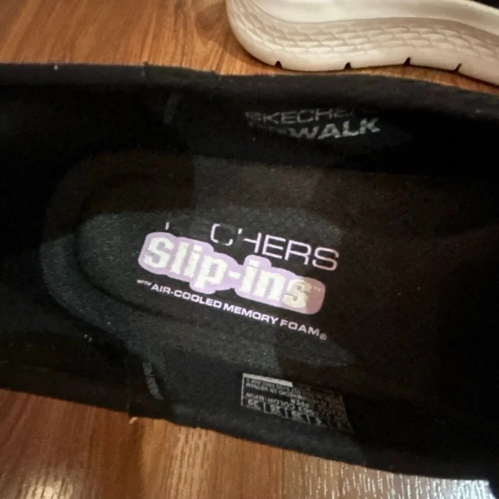 Skechers slip ons go walk black white sneakers women's 9